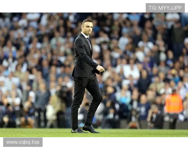 名宿谈贡萨洛戴帽：最大特点是敏锐的进球嗅觉 身体强壮对抗出色-直播吧